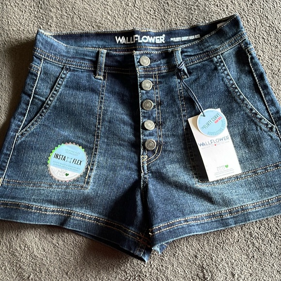 Brand new, never worn wallflower jean shorts - Picture 1 of 3